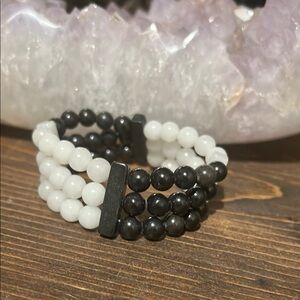 Black Agate and Snow Quartz Bracelet